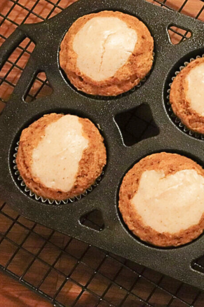 keto pumpkin cheesecake muffins