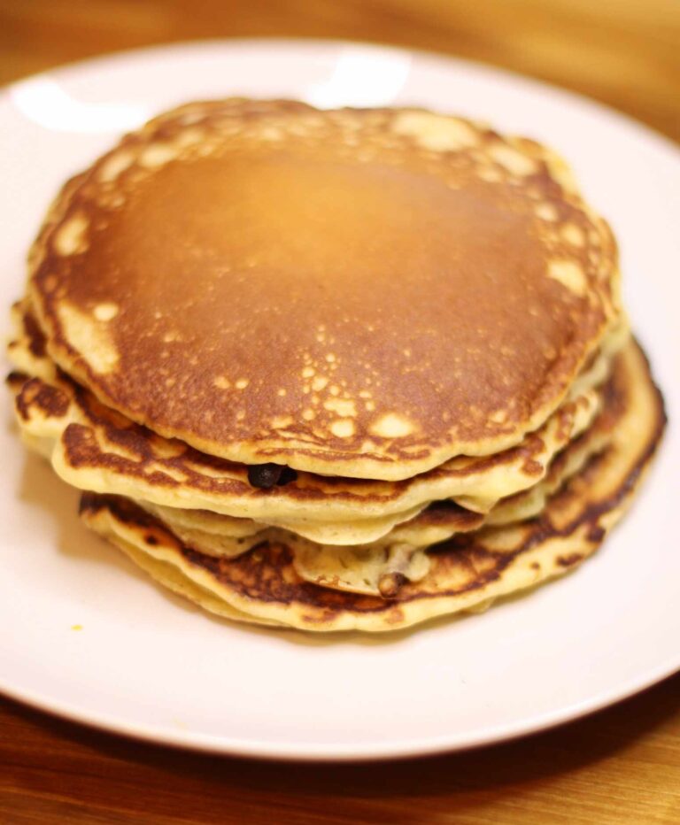 The BEST fluffy pancakes