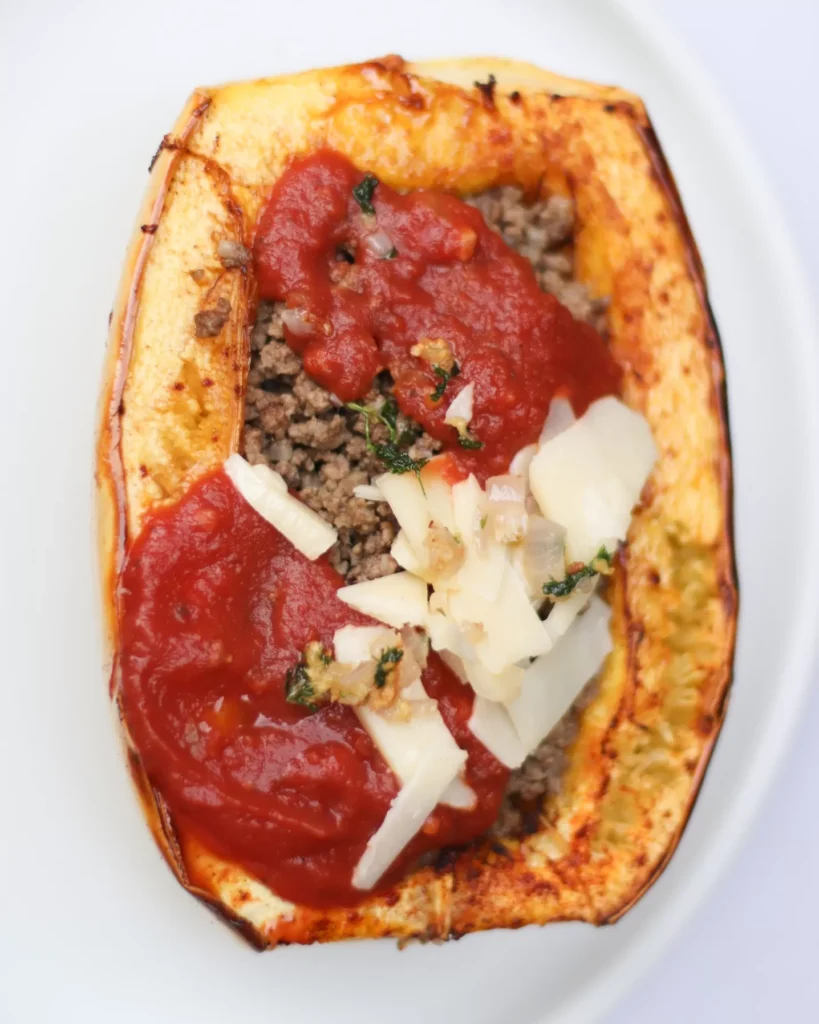 Spaghetti Squash with Ground Beef and Marinara: 5 Healthy Benefits of This Easy Comfort Food 7 Spaghetti squash with ground beef and marinara