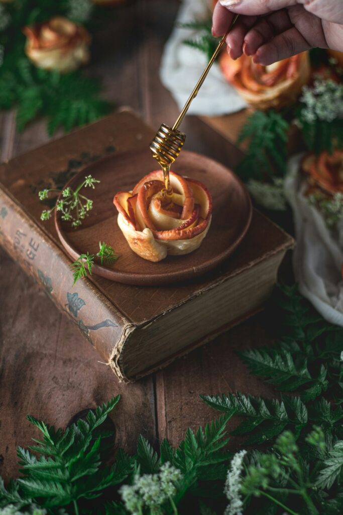 apple puff pastry tartlets